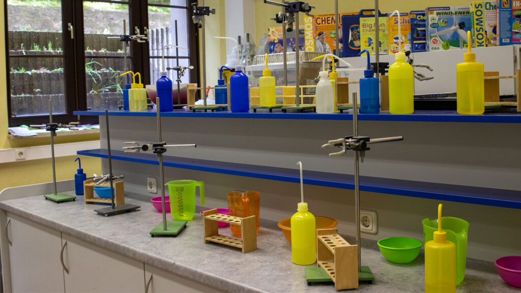 Friedrich-Ludwig-Jahn Grundschule Leuna - Labor 2